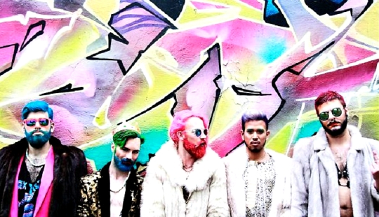 Blue beard: Male mermaids dye their beards different colors Blue beard: Male mermaids dye their beards different colors