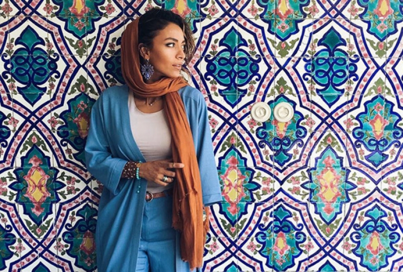 Bold Iranian fashionistas in sneakers destroy stereotypes