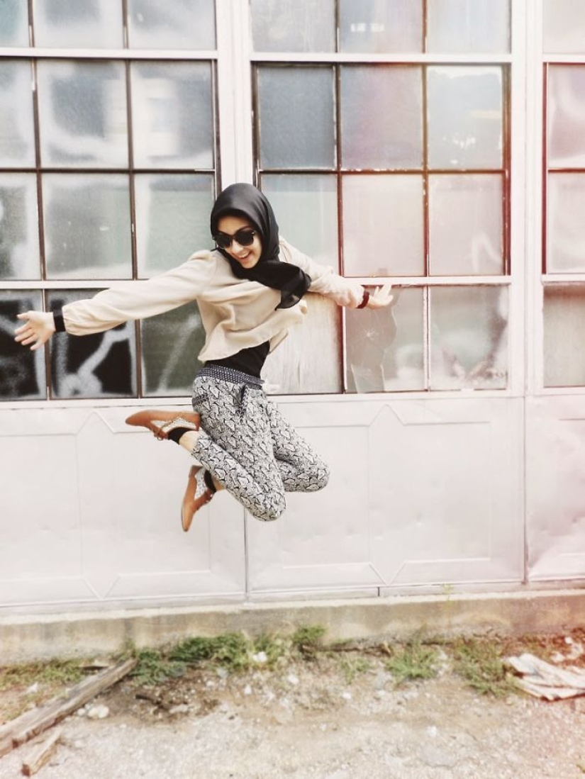Bold Iranian fashionistas in sneakers destroy stereotypes