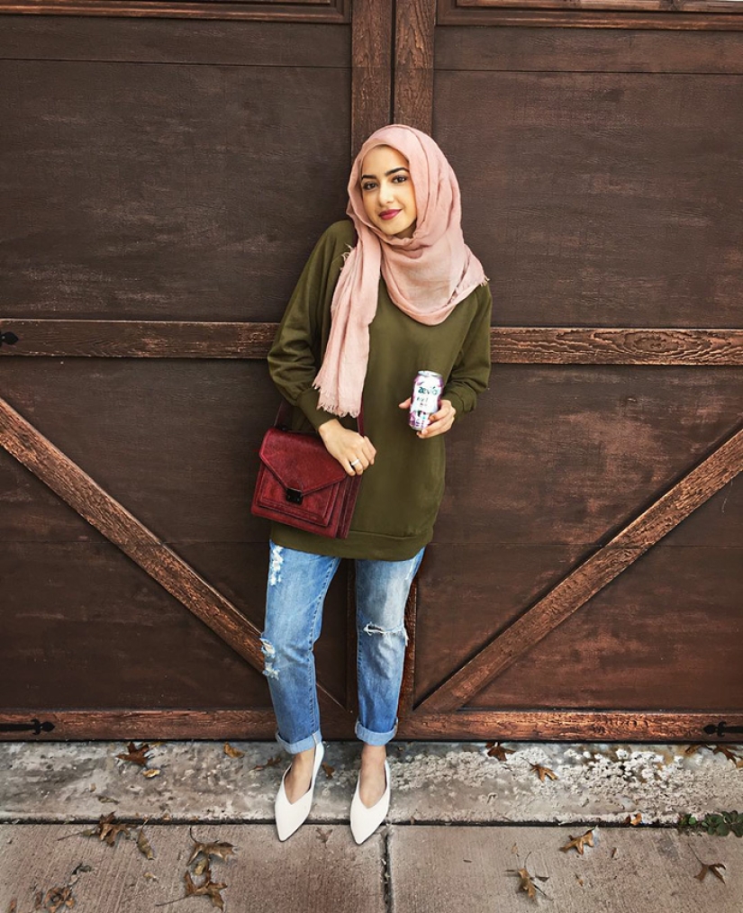 Bold Iranian fashionistas in sneakers destroy stereotypes