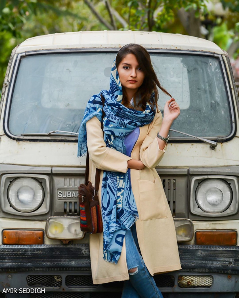 Bold Iranian fashionistas in sneakers destroy stereotypes