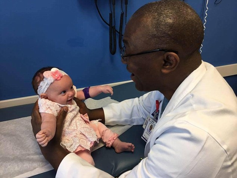 Born twice: doctors took the baby out of the womb to operate and bring it back