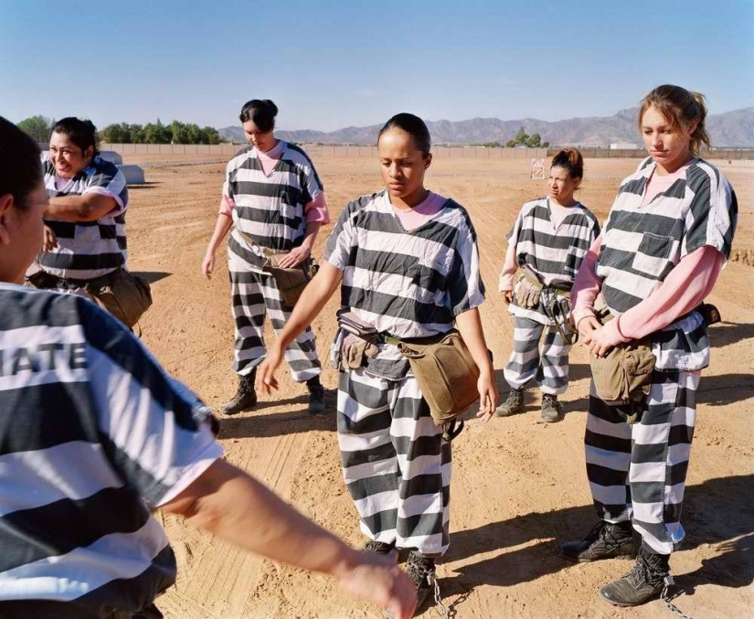 Bound in one chain: prisoner everyday life of female prisoners in one of the US prisons Bound in one chain: prisoner everyday life of female prisoners in one of the US prisons