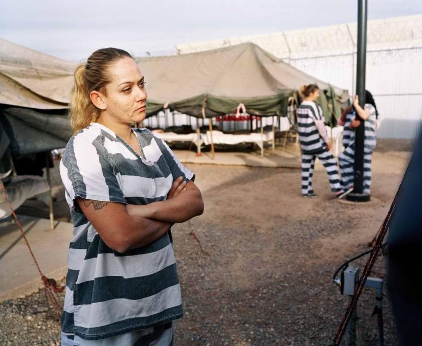 Bound in one chain: prisoner everyday life of female prisoners in one of the US prisons Bound in one chain: prisoner everyday life of female prisoners in one of the US prisons