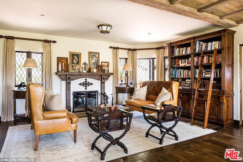 Brave offer: Mel Gibson sells "medieval" estate for $21 million