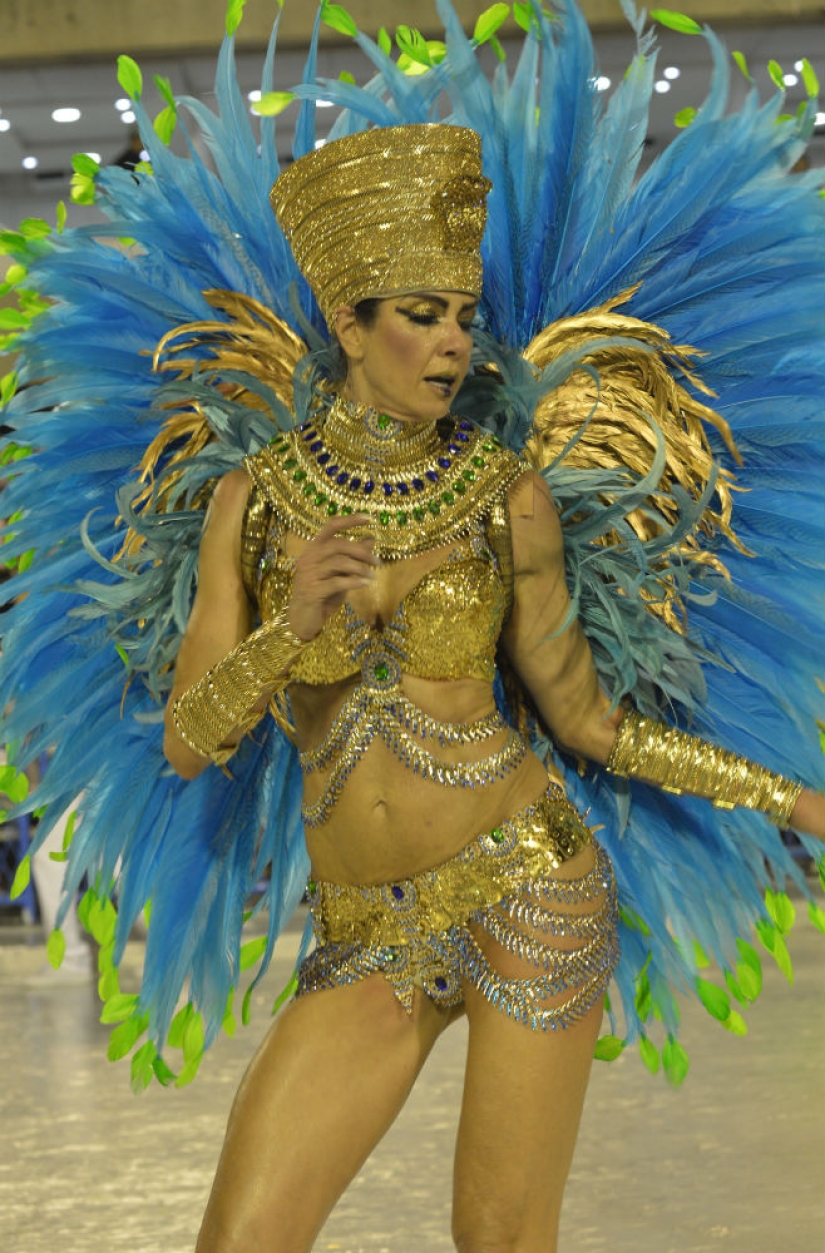 Brazilian Carnival 2017: highlights and revealing costumes Brazilian Carnival 2017: highlights and revealing costumes