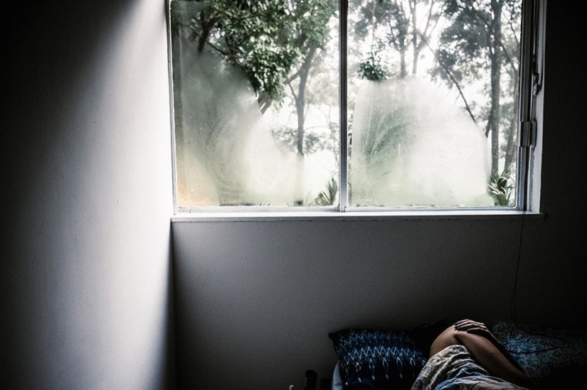 Brazilian photographer showed his girlfriend's home birth