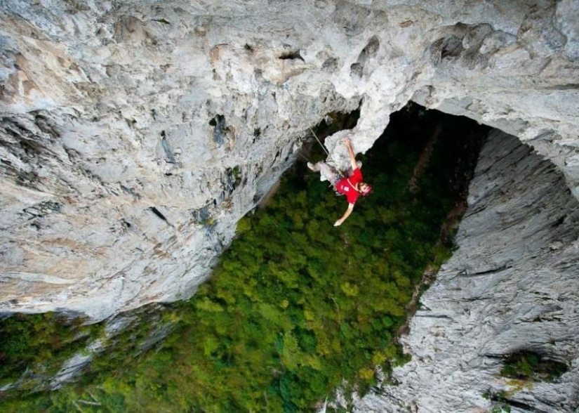 Breathtaking photos of rock climbers