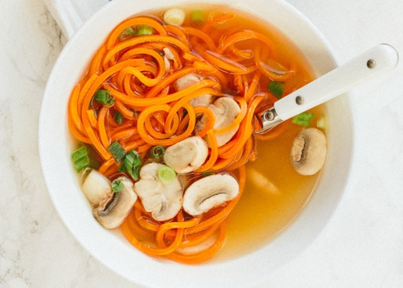 Brillante alboroto de primavera: 5 sopas de primavera simples y sabrosas en media hora