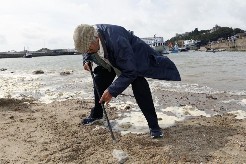 British Gold Rush on Folkestone Beach British Gold Rush on Folkestone Beach