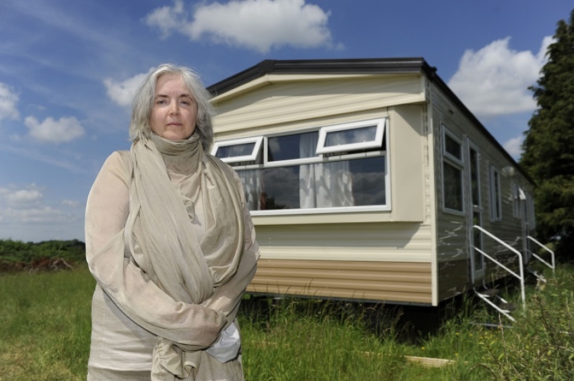 British woman 'allergic' to electricity British woman 'allergic' to electricity