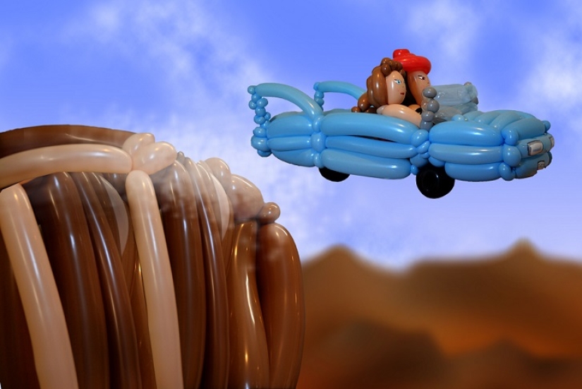 Británico recrea escenas de películas con globos Británico recrea escenas de películas con globos
