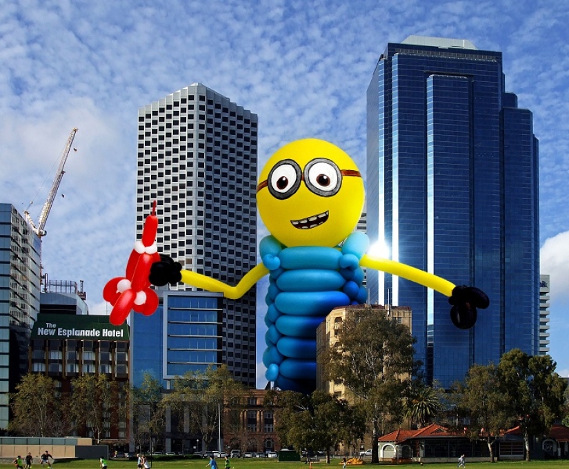 Británico recrea escenas de películas con globos Británico recrea escenas de películas con globos