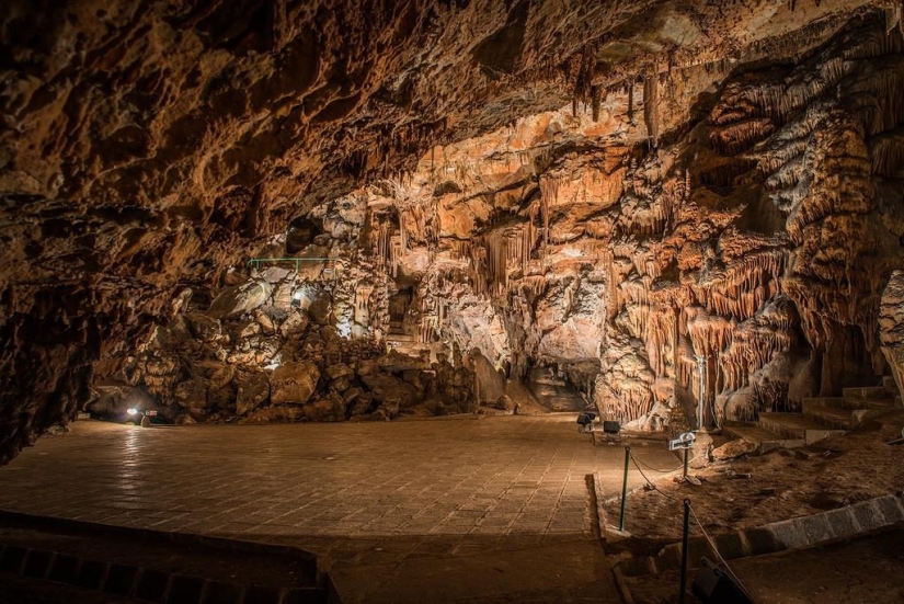 Bulgaria: Syeva Dupka Cave