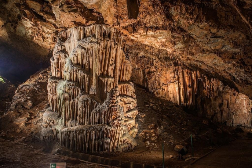 Bulgaria: Syeva Dupka Cave