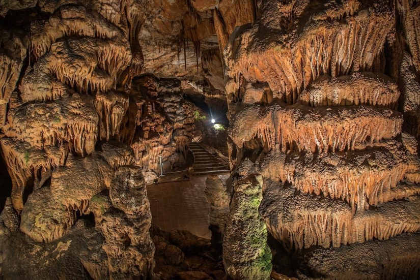 Bulgaria: Syeva Dupka Cave