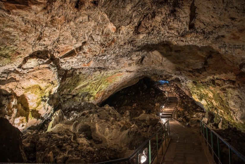 Bulgaria: Syeva Dupka Cave
