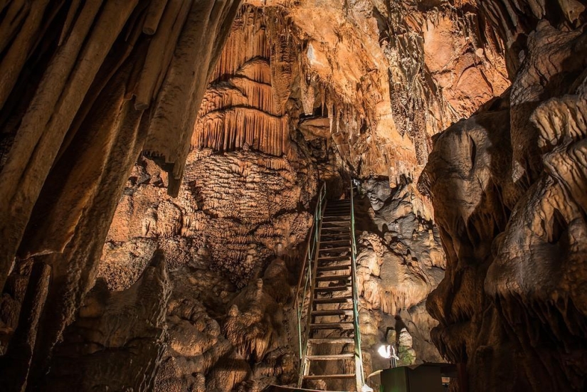 Bulgaria: Syeva Dupka Cave
