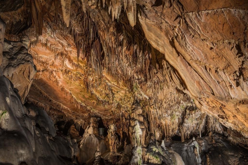 Bulgaria: Syeva Dupka Cave