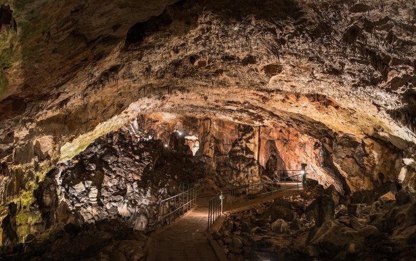 Bulgaria: Syeva Dupka Cave