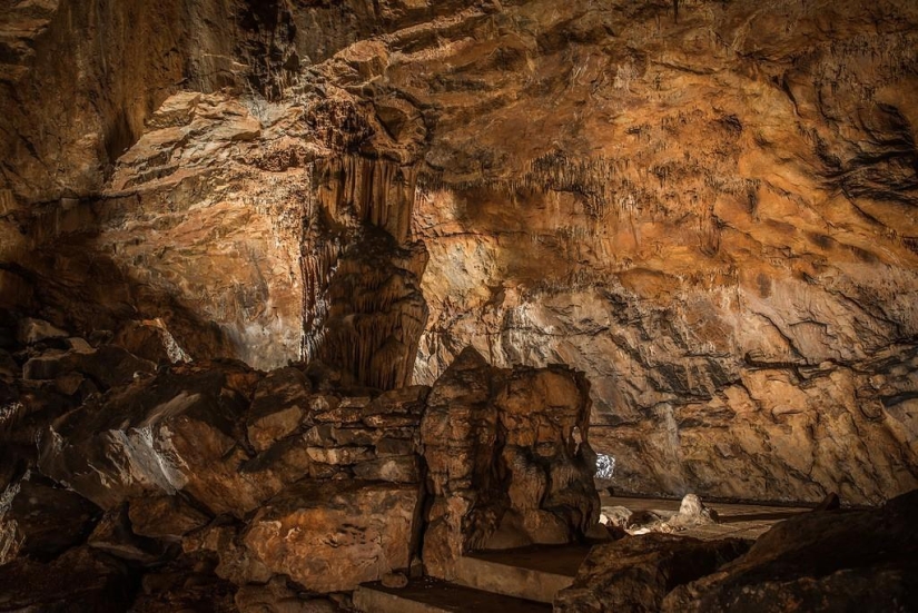 Bulgaria: Syeva Dupka Cave