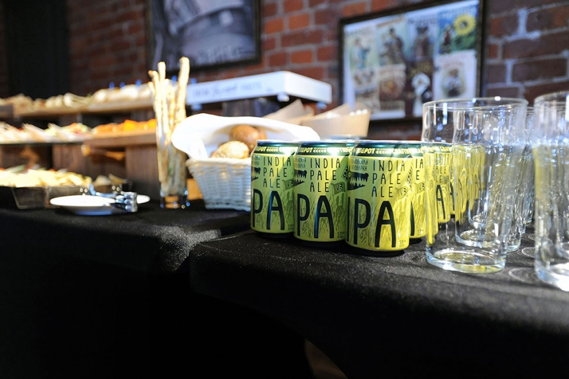 Burdeles de Petya: para aquellos que se perdieron la exposición fotográfica del experto en cortesanas, la mostramos en línea