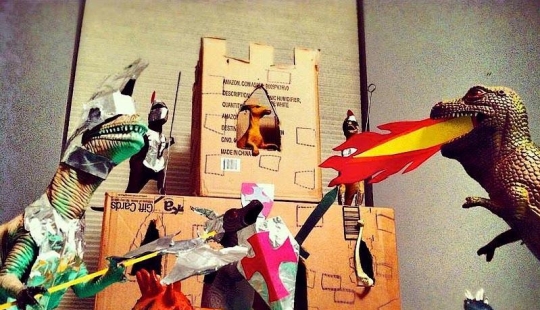 Cada noche los dinosaurios tienen una fila