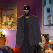 ¿Cansado? Entonces definitivamente necesitas una bolsa de almohada como en los desfiles de JW Anderson y Louis Vuitton.