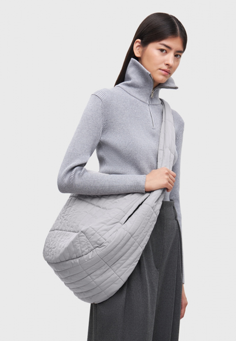 ¿Cansado? Entonces definitivamente necesitas una bolsa de almohada como en los desfiles de JW Anderson y Louis Vuitton.