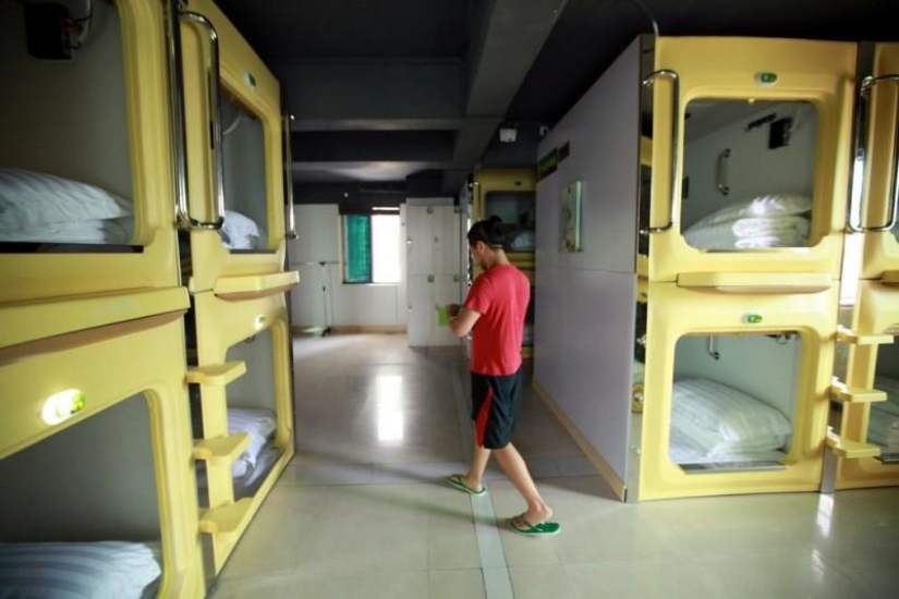 Capsule hotel in China - rooms without a view