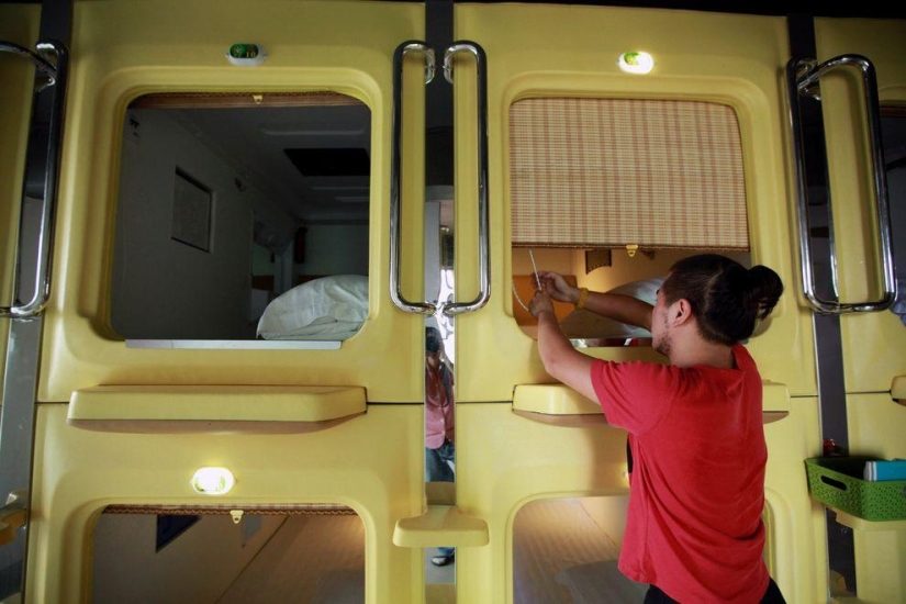 Capsule hotel in China - rooms without a view