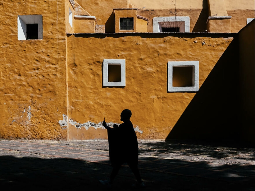 Capturing Urban Magic: All About Photo Magazine’s 2023 Award-Winning Street Photography Collection