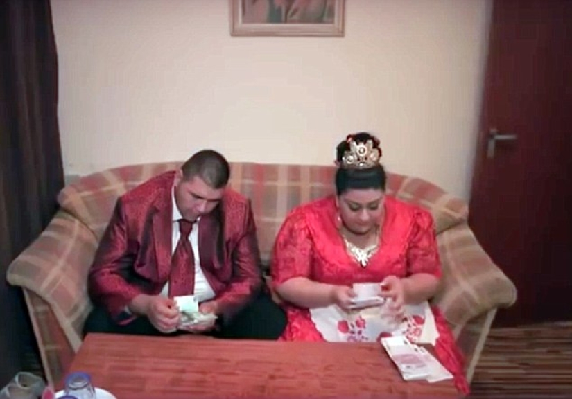 Caro-rico: boda gitana con un vestido por 175 mil dólares y una lluvia de dinero