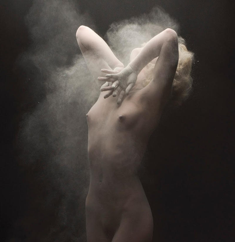 Cenizas - erótica no trivial por Olivier Valsecchi Cenizas - erótica no trivial por Olivier Valsecchi