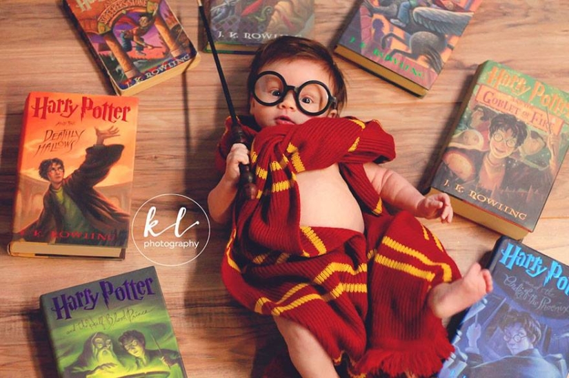 Charming photo shoot of a baby in the image of Harry Potter Charming photo shoot of a baby in the image of Harry Potter