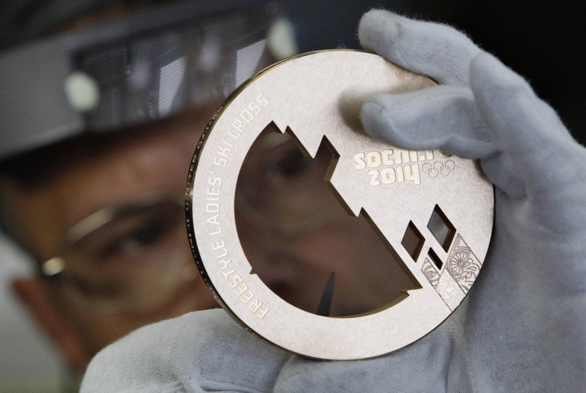 Cherished 535 grams: how Olympic medals are made
