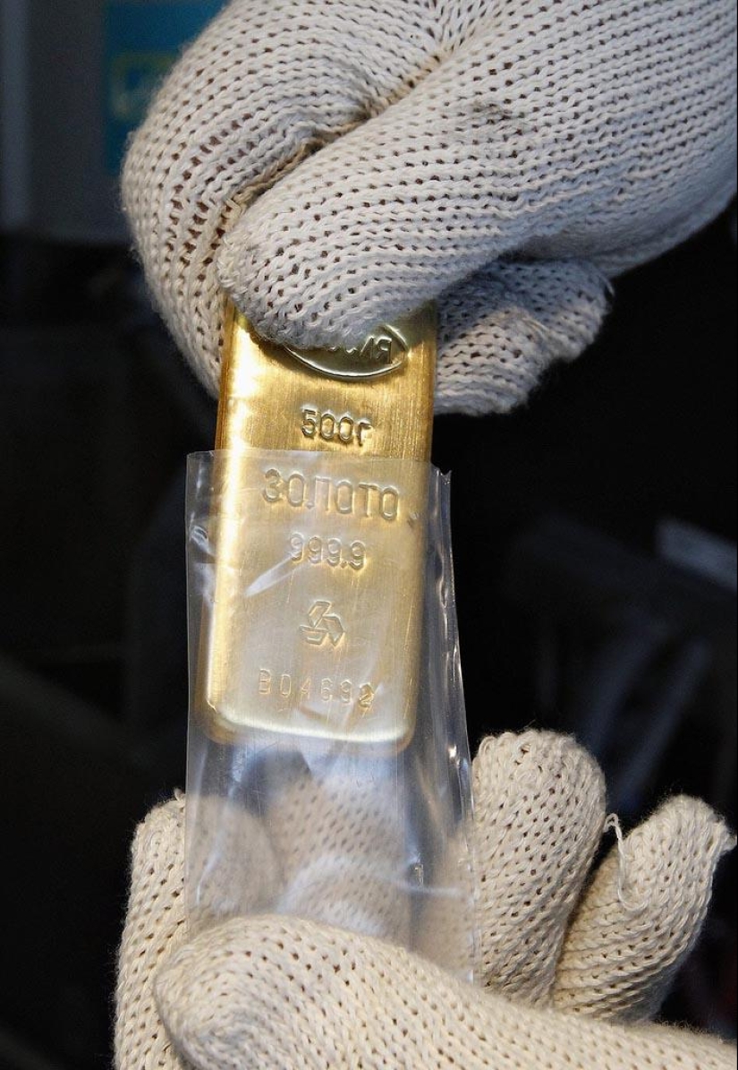 Cherished 535 grams: how Olympic medals are made