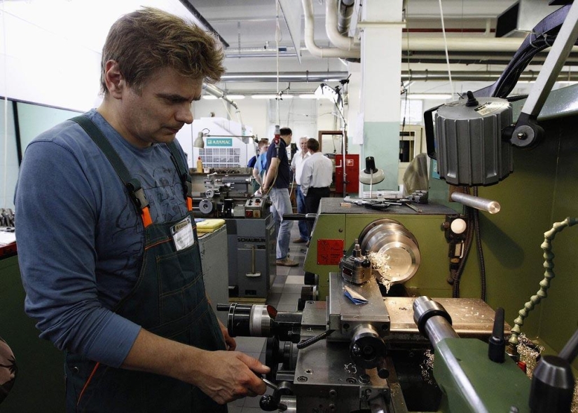 Cherished 535 grams: how Olympic medals are made
