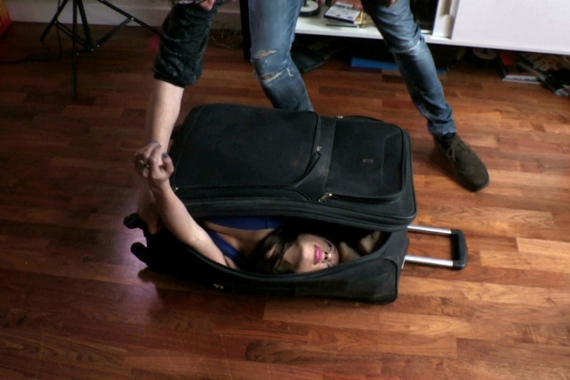 Chica serpiente increíblemente flexible y sexy Leilani Franco