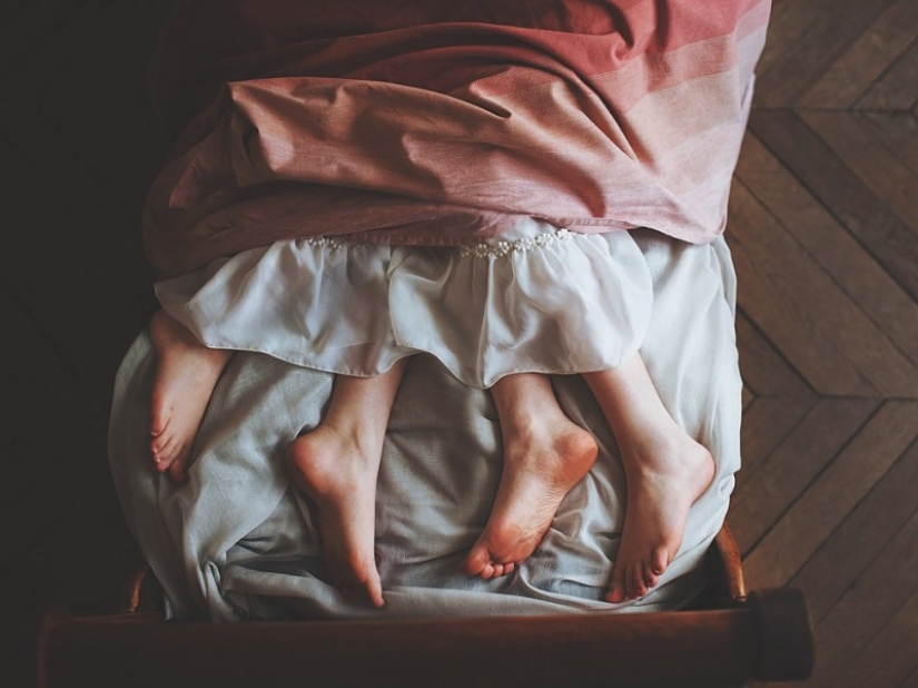 Chica y su amigo invisible Chica y su amigo invisible