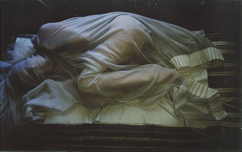 Chica y su amigo invisible Chica y su amigo invisible