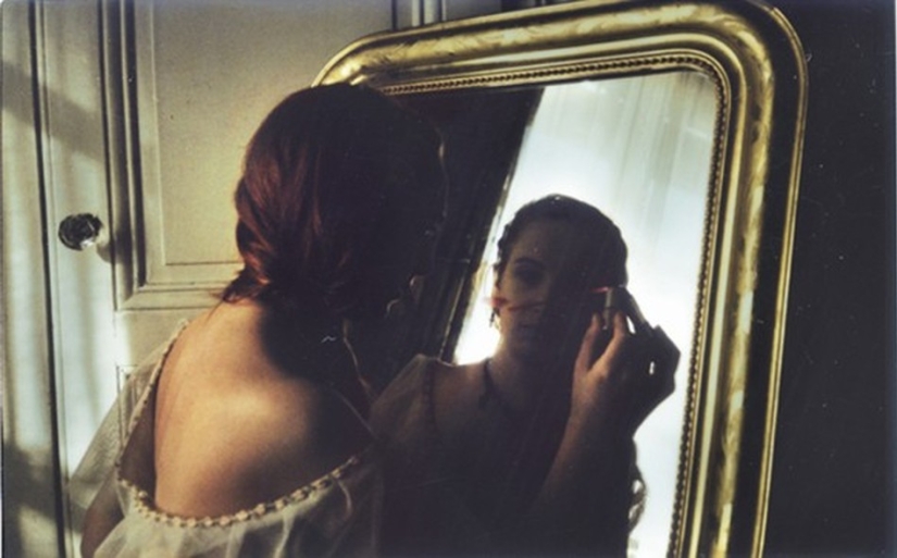 Chica y su amigo invisible Chica y su amigo invisible