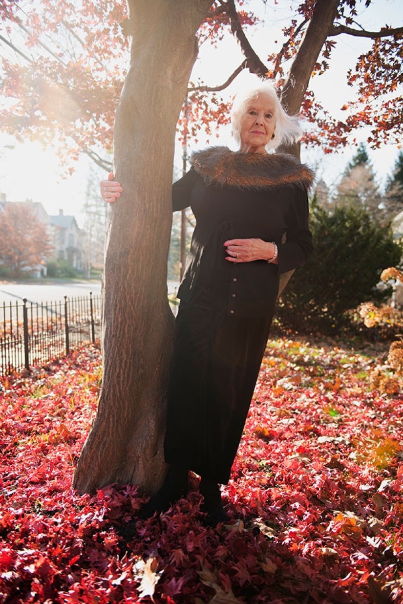 Chicas de edad elegante de Manhattan y Beverly Hills