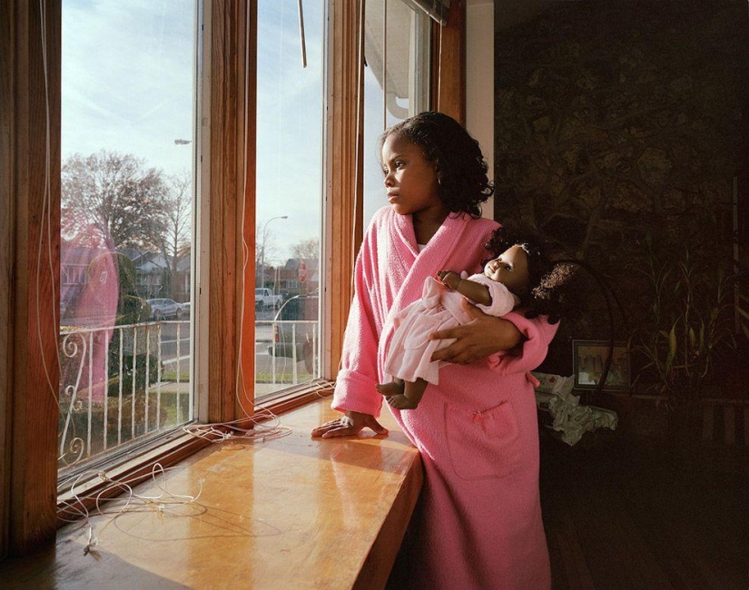 Children&#39;s fashion: girls and their dolls