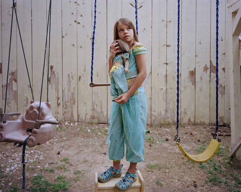 Children&#39;s fashion: girls and their dolls