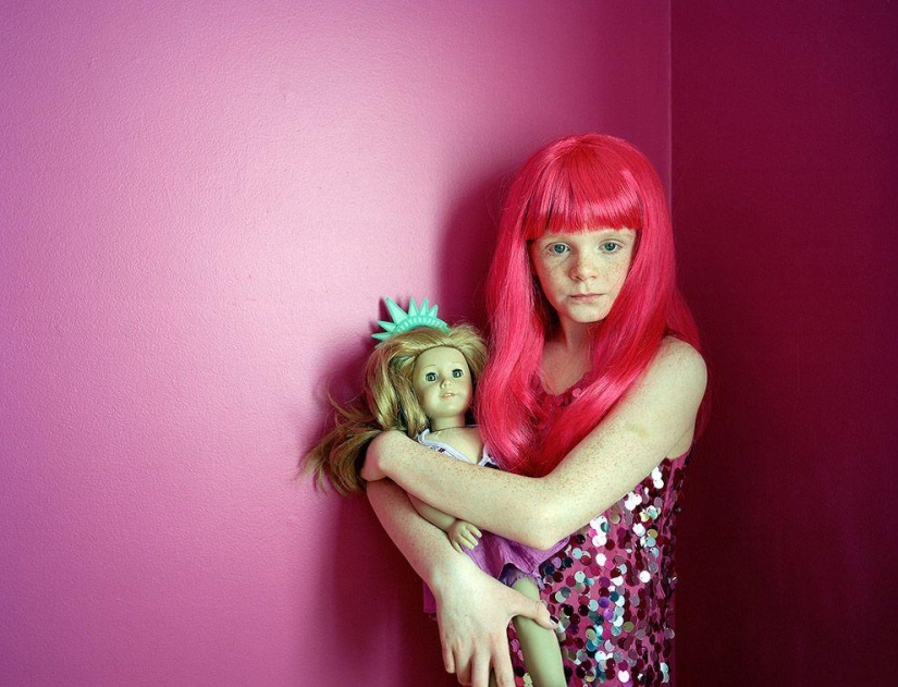 Children&#39;s fashion: girls and their dolls
