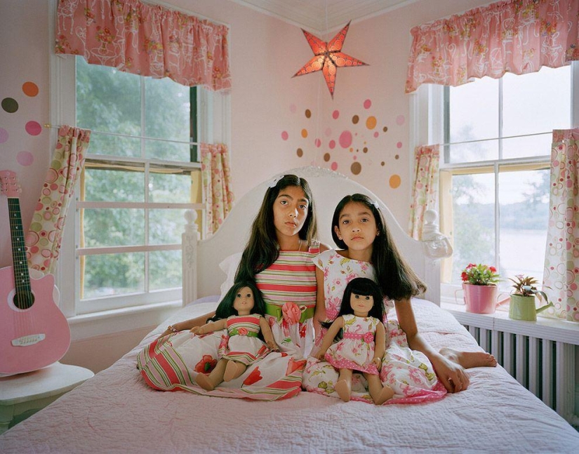 Children&#39;s fashion: girls and their dolls