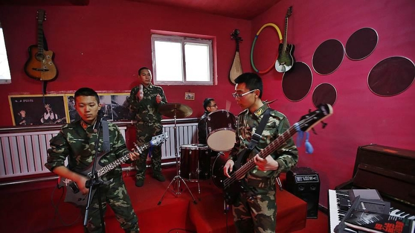 China fights internet addiction with drills China fights internet addiction with drills