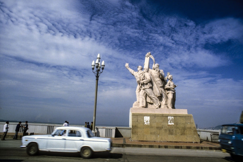 China of the 80s is similar to the Soviet Union as a twin brother China of the 80s is similar to the Soviet Union as a twin brother