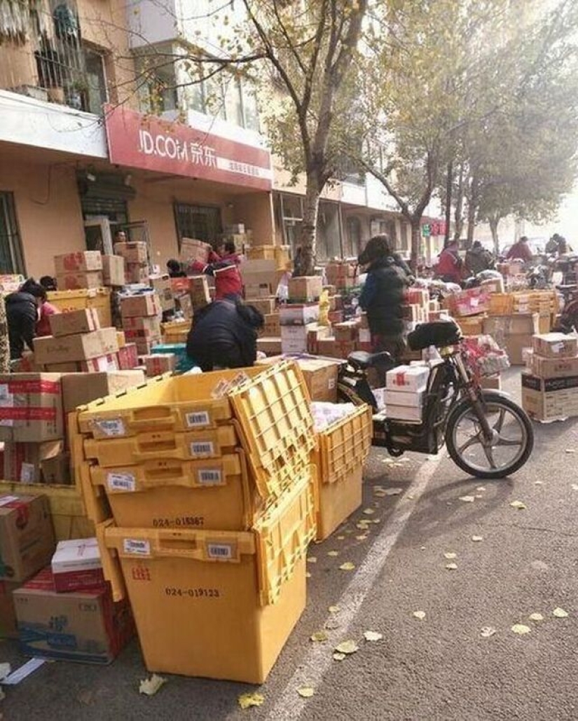China Post durante el Día Mundial de las Compras el 11 de noviembre. Russian Post, ¡espera querido!